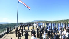 Tradicionalno podizanje hrvatske zastave na kninskoj tvrđavi