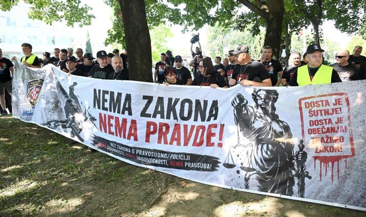 Prosvjed Sindikata pravosudne policije ispred Ministarstva pravosuđa