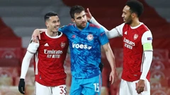 Gabriel Martinelli i Pierre-Emerick Aubameyang sa Sokratisom Papastathopoulooms