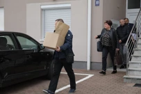 Vlado Mandić, jedan od uhićenih u aferi INA, izlazi iz svog stana , Foto: Emica Elvedji/PIXSELL