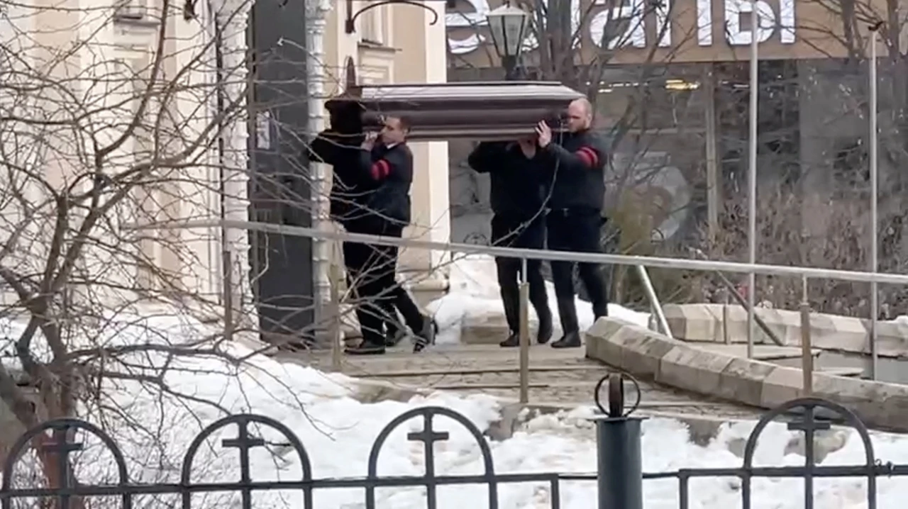 Lijes Alekseja Navaljnog stigao u crkvu