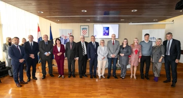 Uzvanici na promociji knjiga Milana Bošnjaka