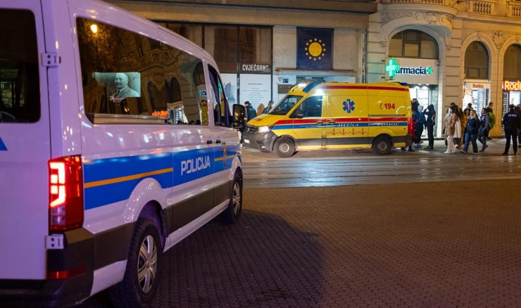  Zagreb: Policija osigurava prostor oko Jelačićeva trga nakon masovne tučnjave 