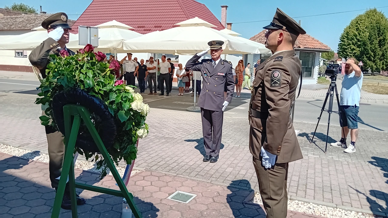 Polaganje vijenaca, Foto: Radio Osijek /HRT