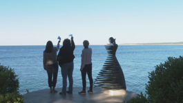 Pozdrav rupcem muževima pomorcima