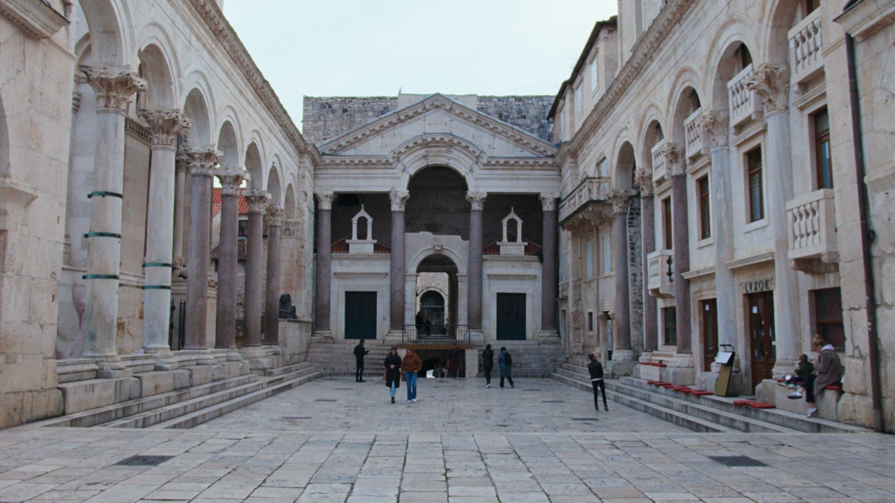 Utorak, 18. studenog na Prvom , Foto: Ne zaboravite ostaviti recenziju/dokumenarna serija 