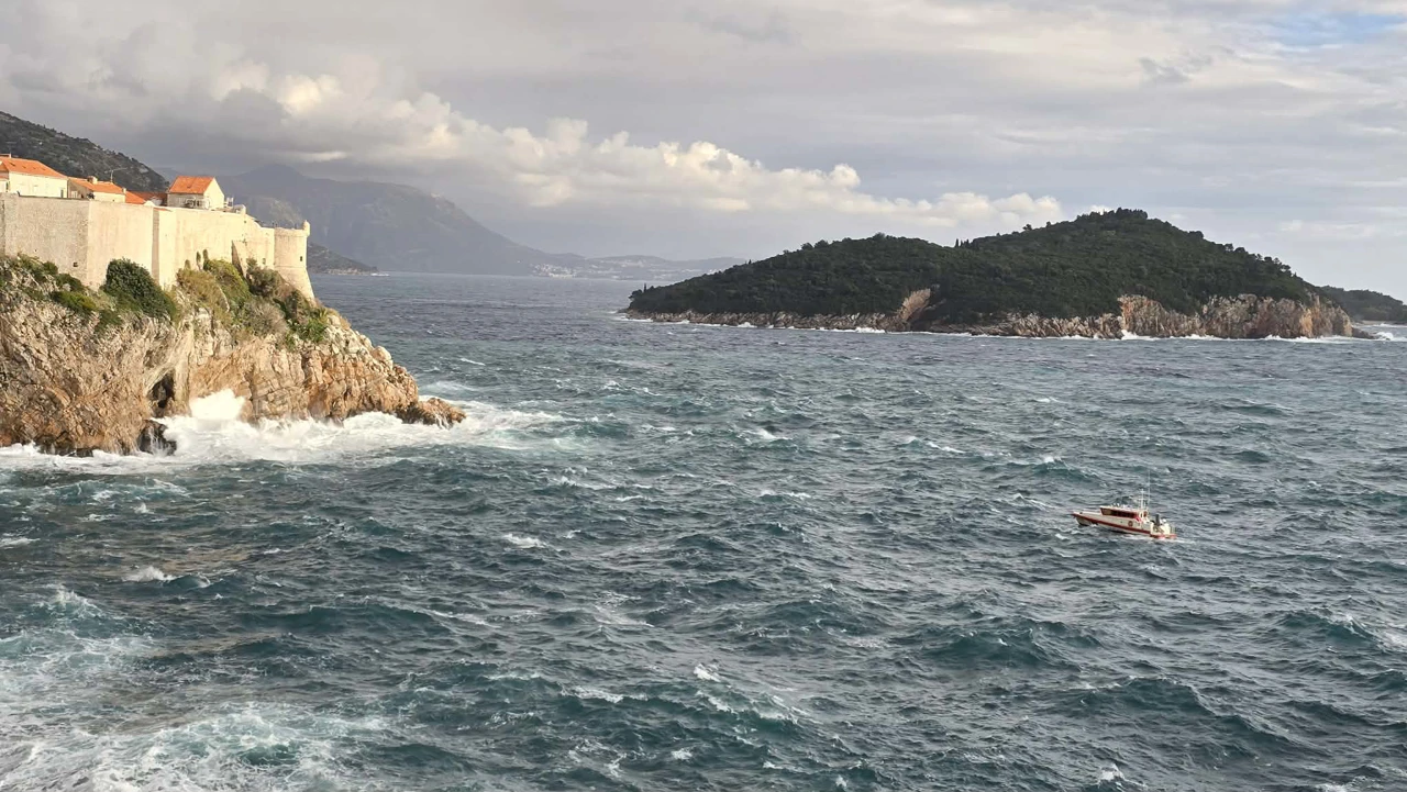 Spasilačke službe podno dubrovačkih zidina, Foto: HRT/HRT