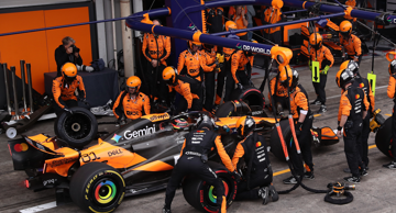 Oscar Piastri i promjena guma u boksu