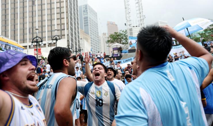 Međusobni obračun argentinskih navijača uoči ogleda s Engleskom