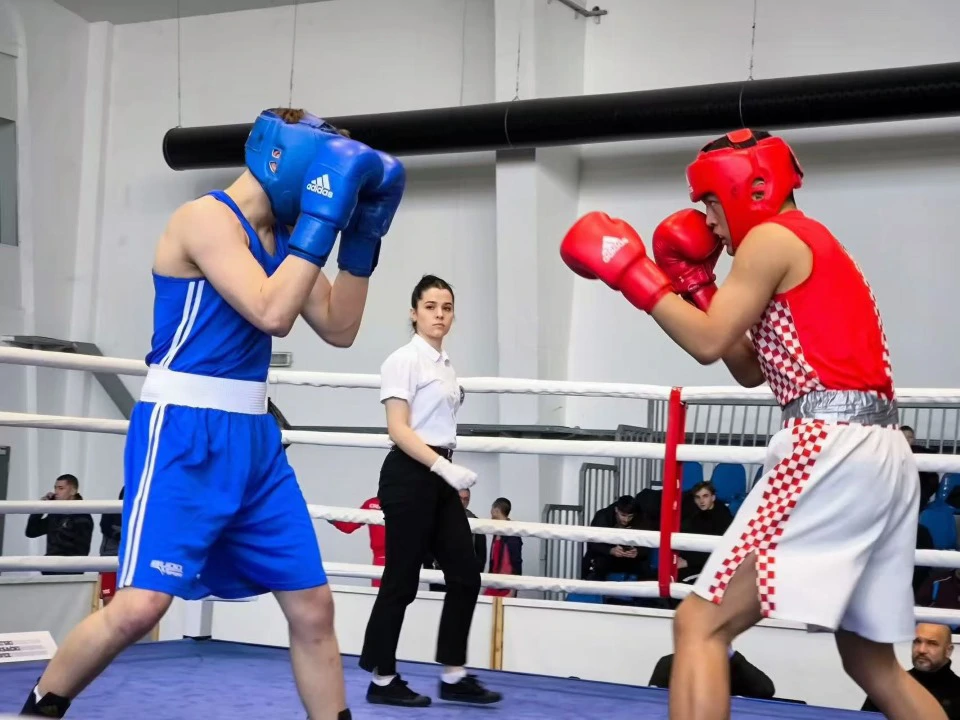 Ding Wen (crveni) na meču u Hrvatskoj, Foto: ustupljena fotografija/Black Tie Boxing