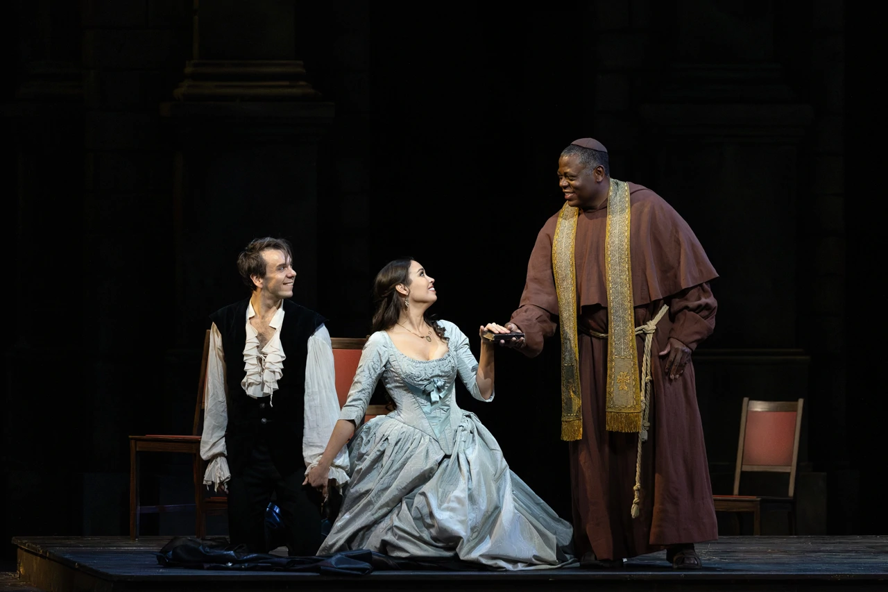 Benjamin Bernheim (Roméo) Nadine Sierra (Juliette), Alfred Walker (Frère Laurent) Gounod Met