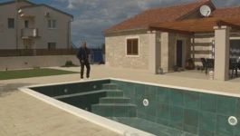 Debeljak: Selo s više bazena nego trešanja