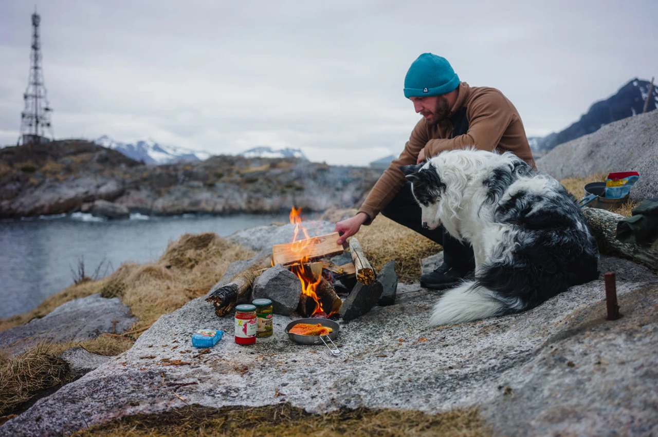 Hrvoje Jurić i pas Max (Lofoten otočje, Norveška)