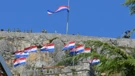  Kninska tvrđava ukrašena hrvatskim zastavama 
