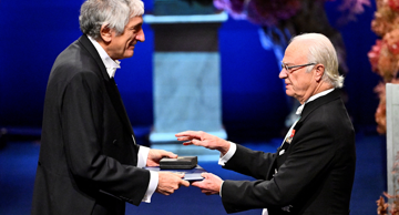 John M. Martinis prima nagradu