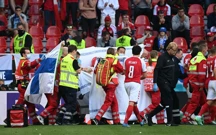 Ukazivanje pomoći Eriksenu, Foto: Friedemann Vogel/Pool via REUTERS