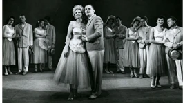 Iz povijesti Komedije: Ruža Cvjetičanin i Đani Šegina u predstavi "Stvaramo reviju"