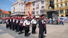 Proslava Dana Grada Zagreba uz Kravat pukovniju na glavnom Trgu, Foto: Matija Habljak/PIXSELL