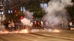 Beograd: Policija oklopnim vozilima i suzavcem rastjerivala demonstrante