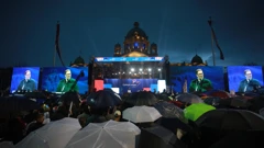 Skup "Srbija nade" održan ispred Doma Narodne skupštine u Beogradu