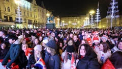 Gledanje utakmice na Trgu bana Jelačića