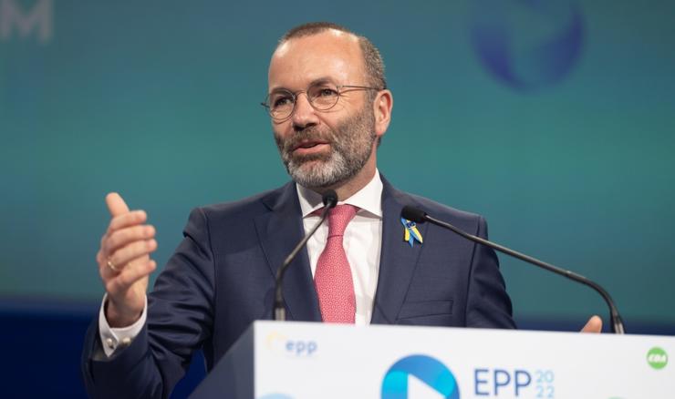 EPP: Prizori s Mladićeva pogreba utjecat će na pridruženi status SNS-a
