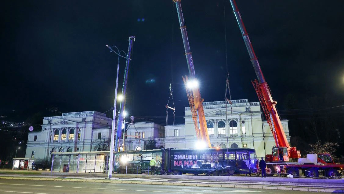 Dan žalosti u Sarajevu; 17-godišnja djevojka bori se za život