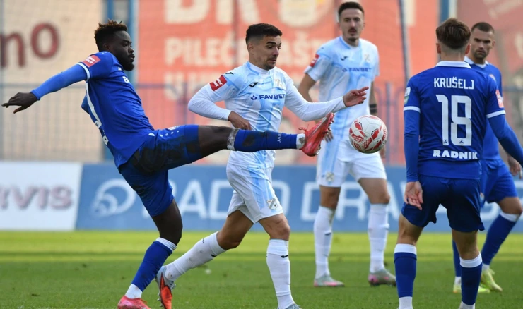 Dvoboj Slaven Belupa i Rijeka