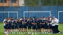 Minuta šutnje prije početka treninga 