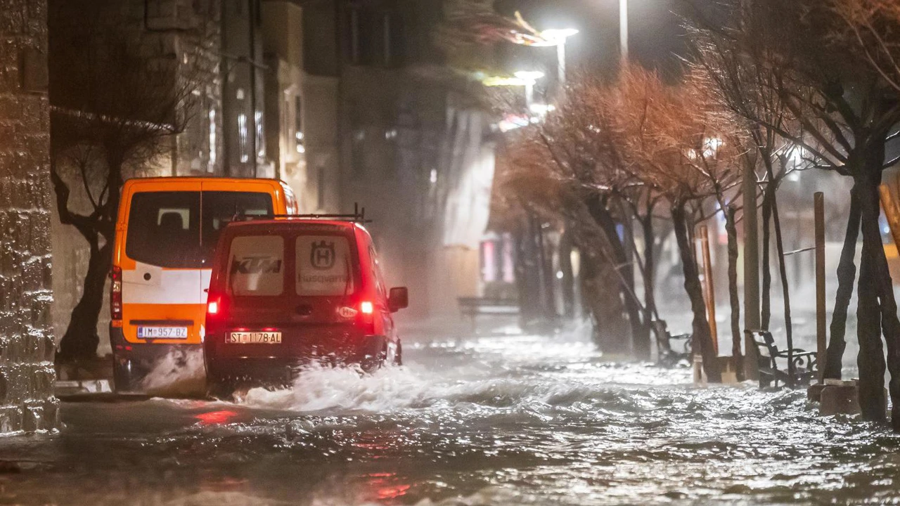 U Kaštelima poplavljeni objekti i kuće, Foto: Zvonimir Barisin /Pixsell