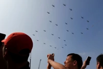 Helikopteri lete u obliku broja 80 povodom 80. godišnjice pobjede nad Japanom, Foto: Go Nakamura/Reuters
