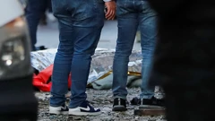 Mrlje od krvi, ostaci krhotina još su vidljive na mjestu napada
