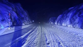 Šibenski HGSS-ovci tijekom noći spasili šestero ljudi koji su zaglavili u snijegu na cesti Knin-Gračac
