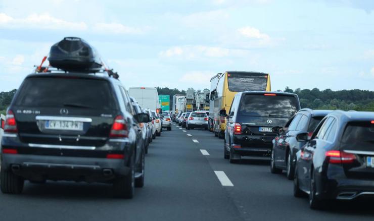 Na A1 kolona vozila duga oko 19 kilometara u smjeru Dubrovnika