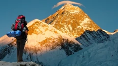Nepal razmatra povećanje naknada za Mount Everest na 15.000 dolara po usponu