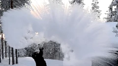 Ekstremno niske temperature u Finskoj lede kipuću vodu u zraku
