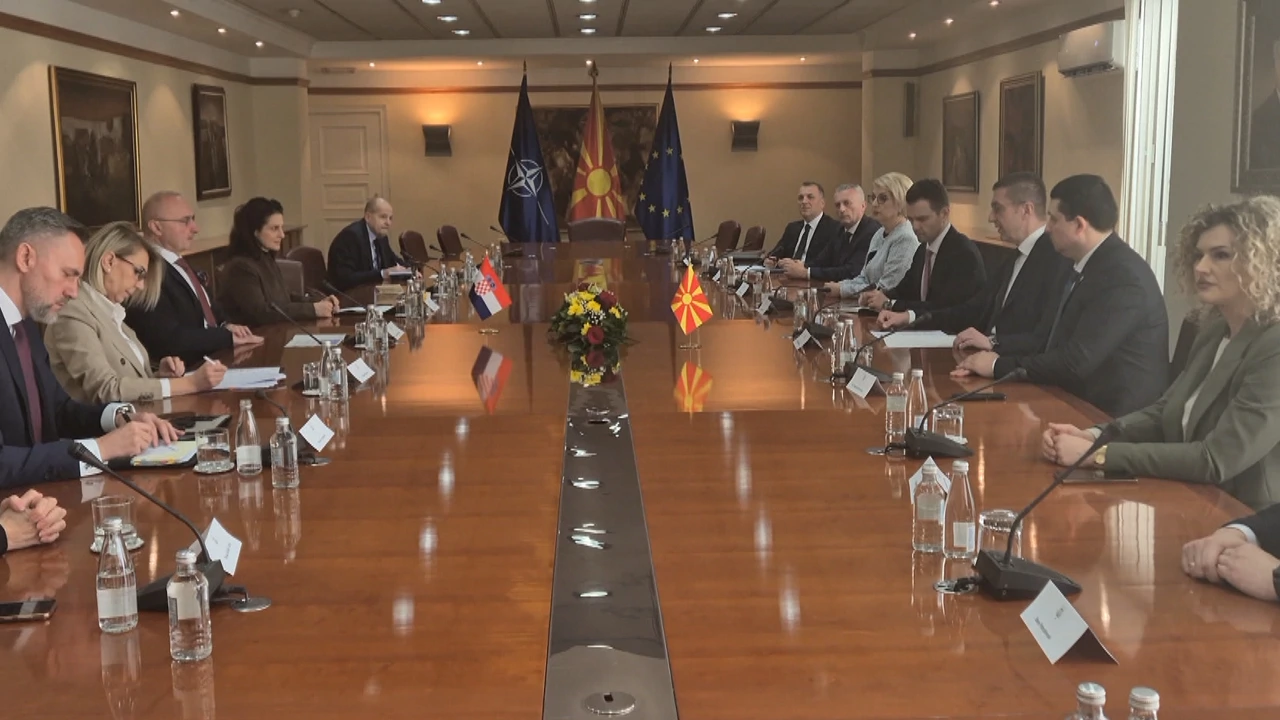 Subota, 28. ožujka na Četvrtom, Foto: Između reforme i nade - put prema EU/dokumentarni film