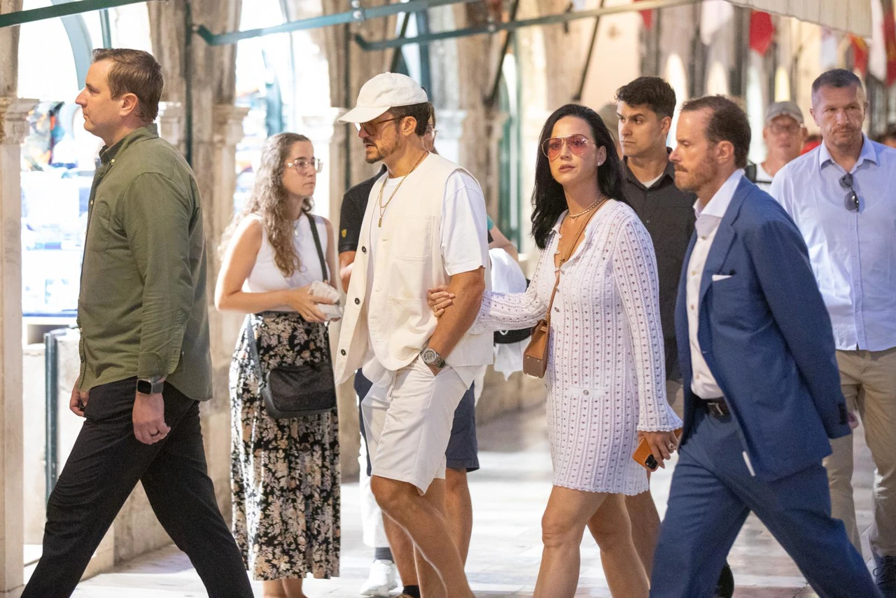 Katy Perry i Orlando Bloom prošetali Stradunom, Foto: Grgo Jelavic/PIXSELL