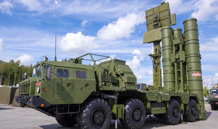 Lanser i radar PZO sustava S-400