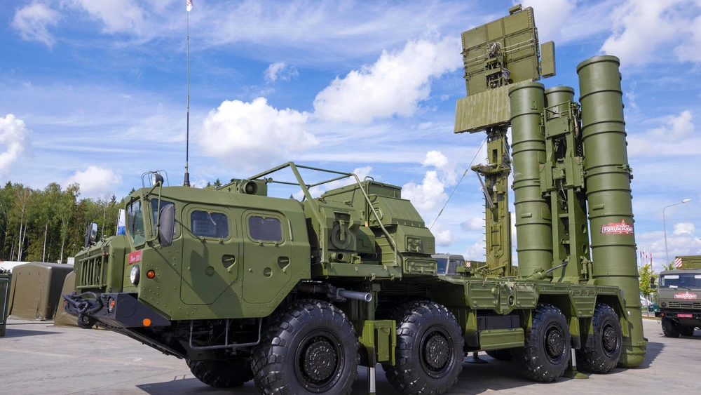 Lanser i radar PZO sustava S-400