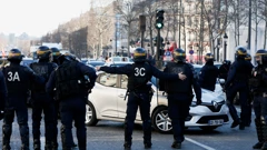 Policija suzavcem protiv "Konvoja slobode"