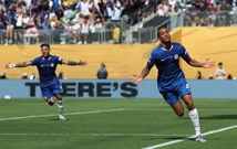 Joao Pedro zabija treći pogodak PSG-u, Foto: Hannah Mckay/REUTERS