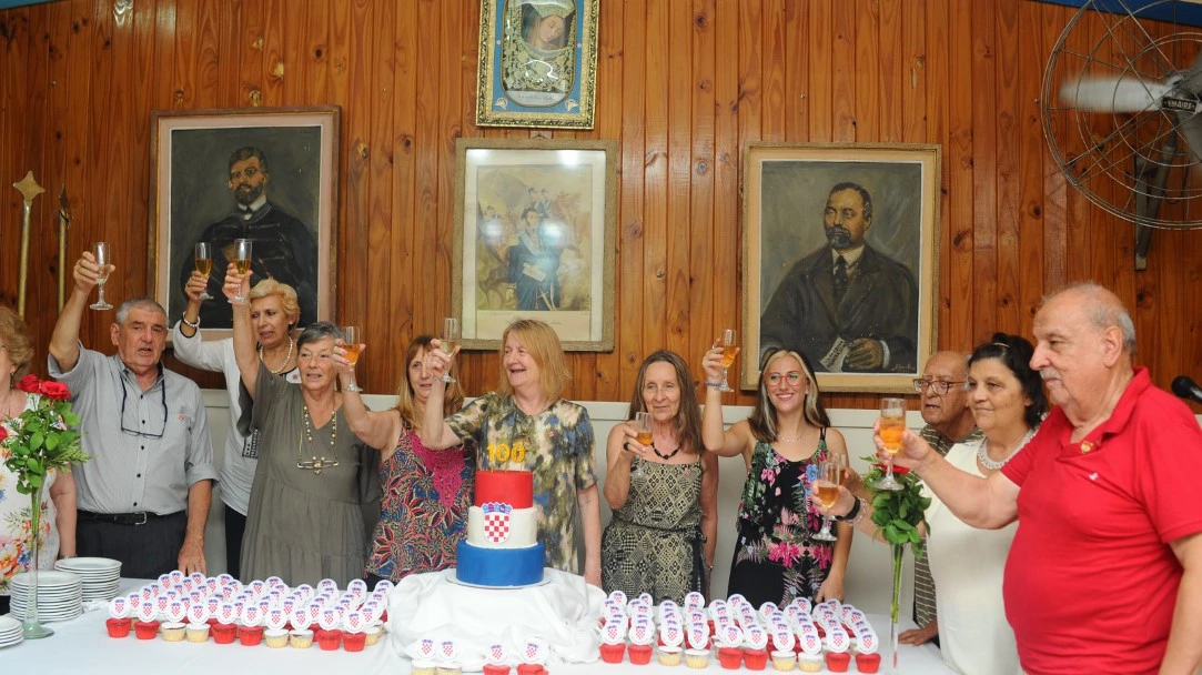 Hrvatsko kulturno društvo Dock Sud