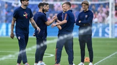 Dani Olmo se pozdravlja s hrvatskim igračima