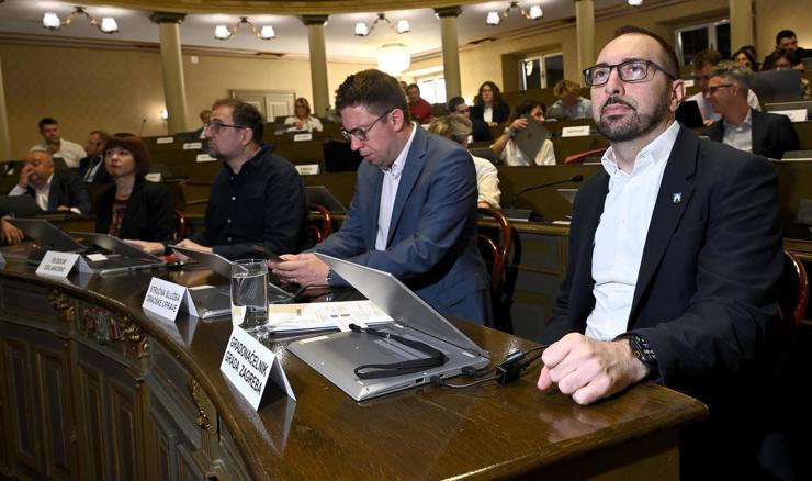 Tomaševića na aktualcu prozivali zbog radova i plaćanja za otpad