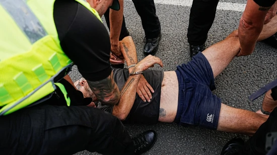Britanska policija uhitila oko 150 ljudi