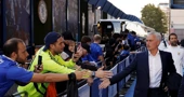 Jose Mourinho pozdravlja se s navijačima u Londonu