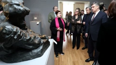 Predsjednik Milanović obišao izložbu Meštrovićevih djela u Klovićevim dvorima 