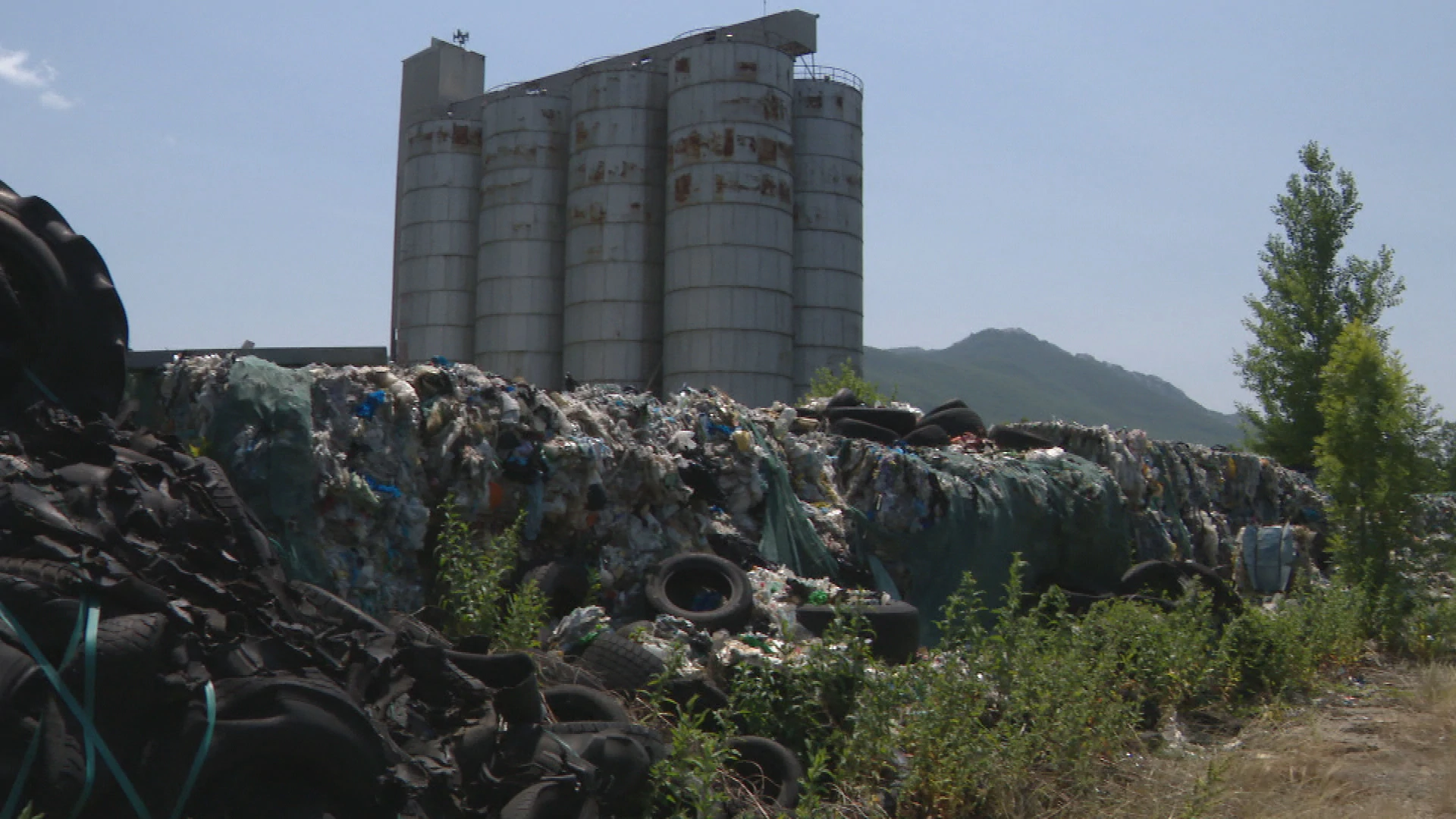 Ekološka katastrofa uz šumu i jezero Štikada - što kažu mještani i institucije?