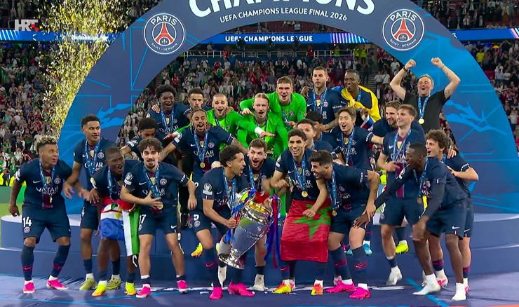 Ceremonija dodjele pehara PSG-u